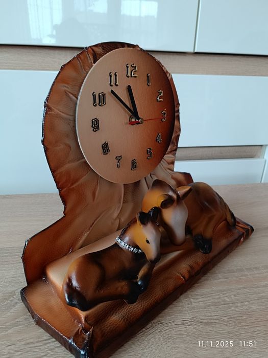 Zegar stojący konie