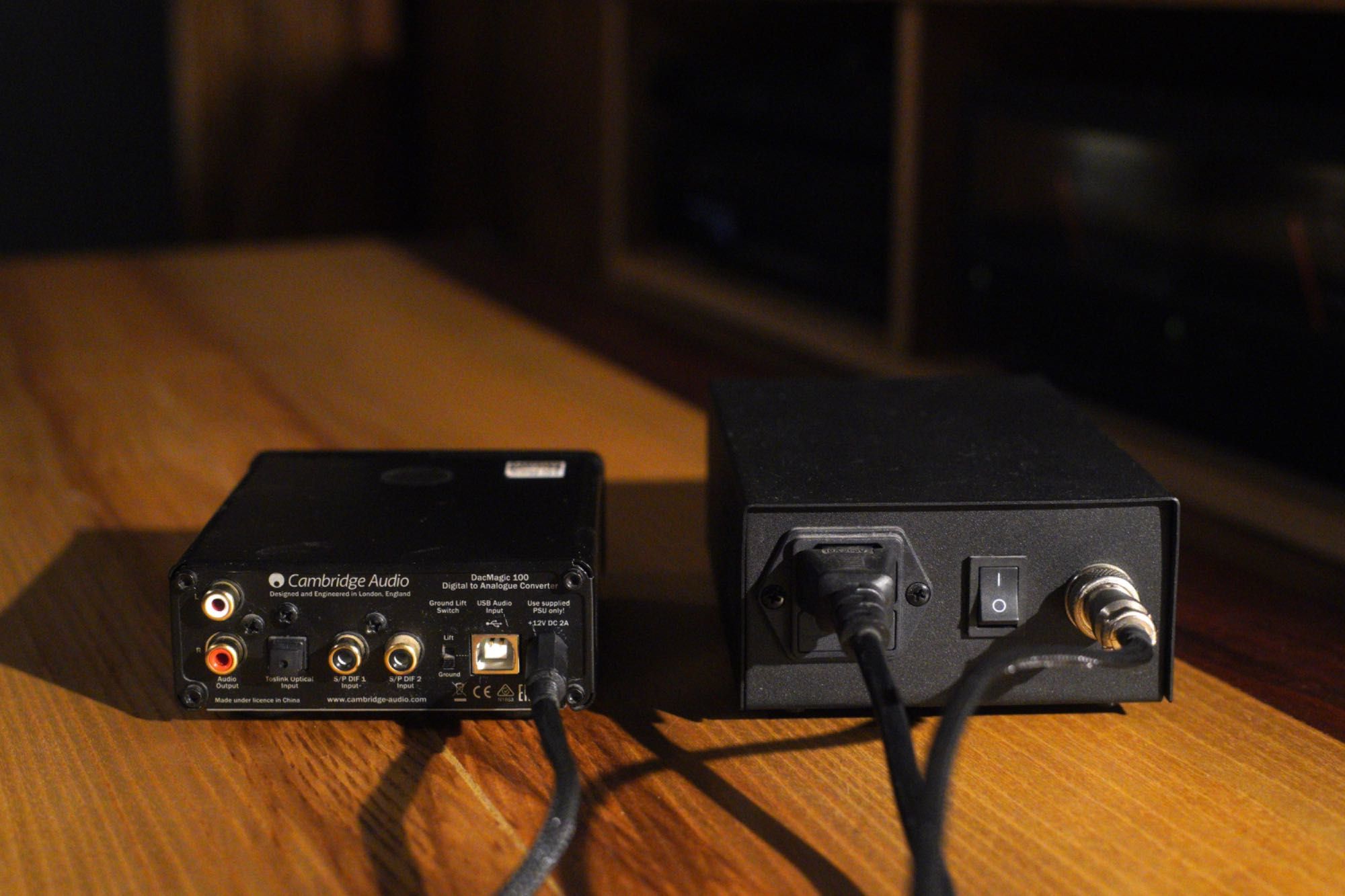 Cambridge Audio DacMagic 100 + dedykowany zasilacz Tomanek