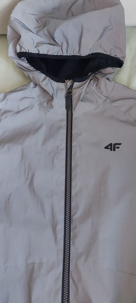 Kurtka 4f odblaskowa 146 przejściowa unisex