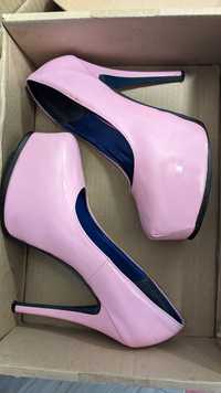 Туфлі рожеві лак 39 на високих підборах