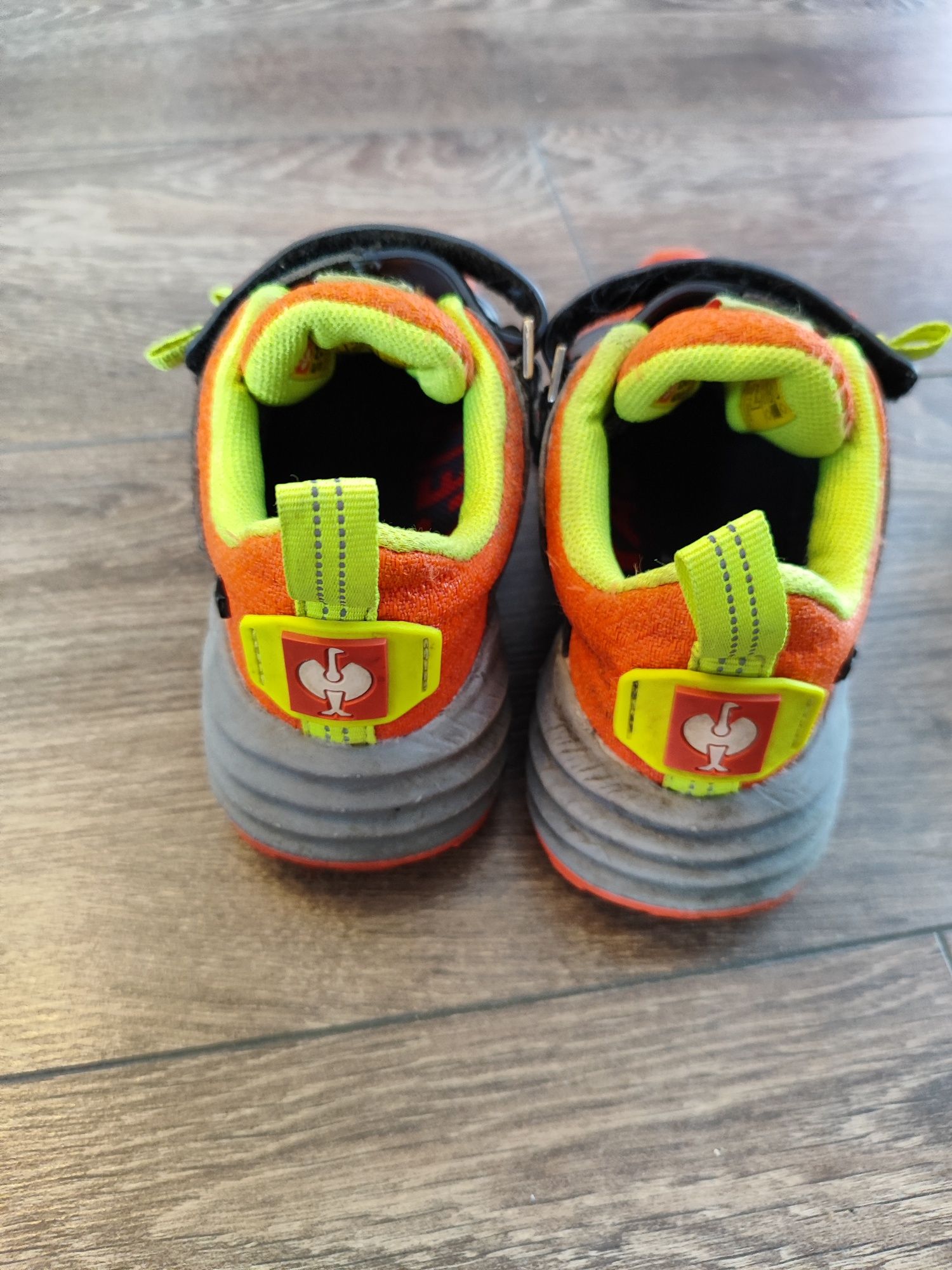 Buty dla chłopca rozm 30 firmy Strauss