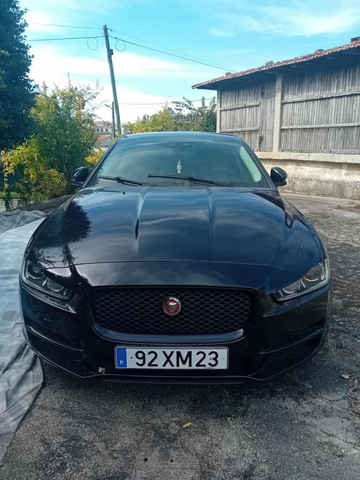Jaguar XE 2016..