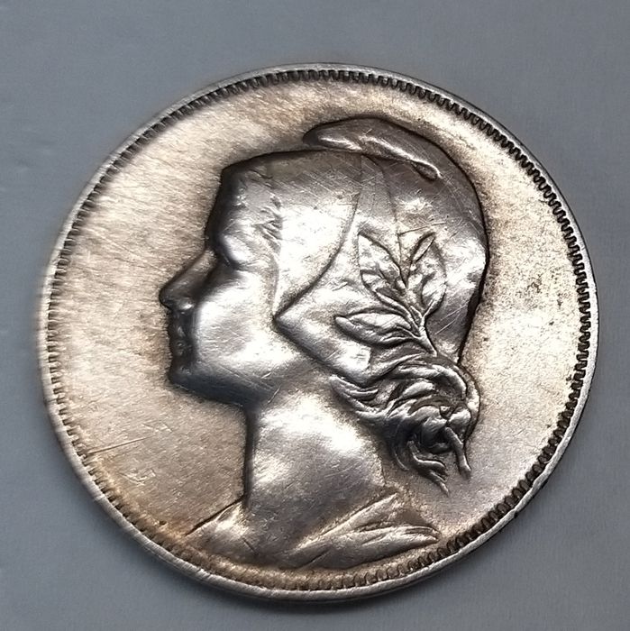 Moeda de 4 centavos.