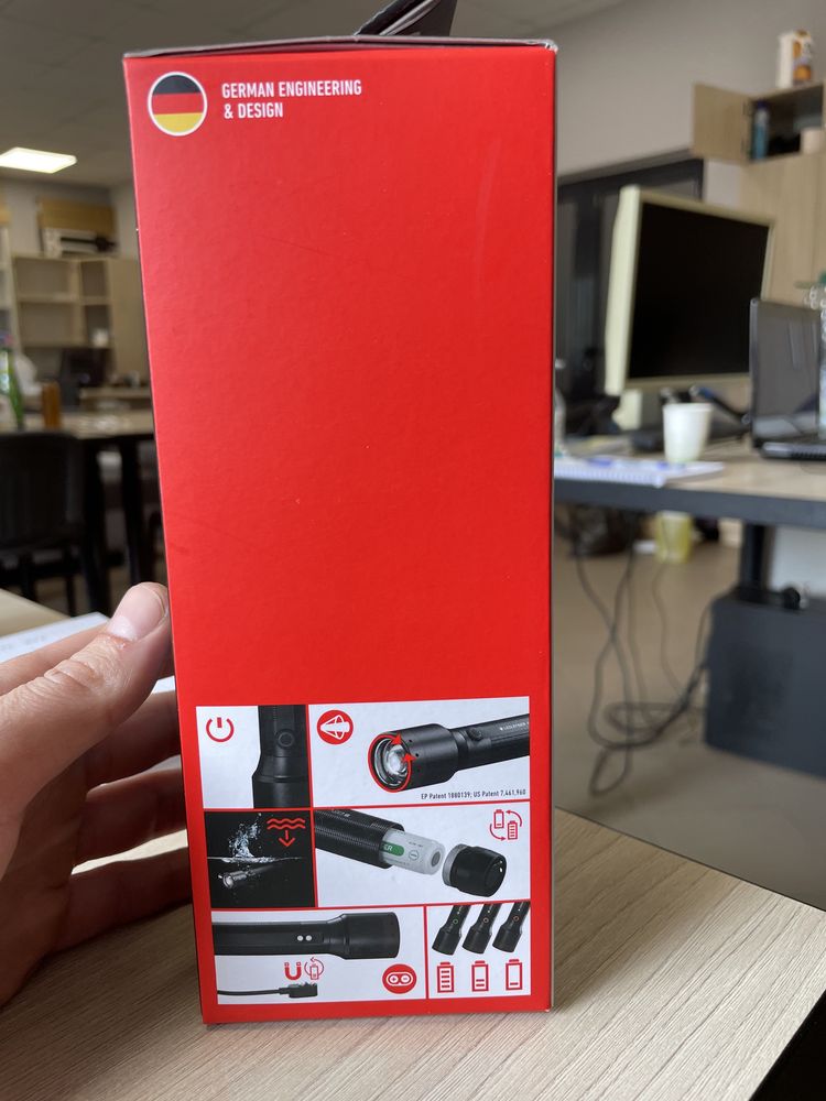 Продам Професійний Ліхтар LedLenser P6R Core 900 люмен Новий!