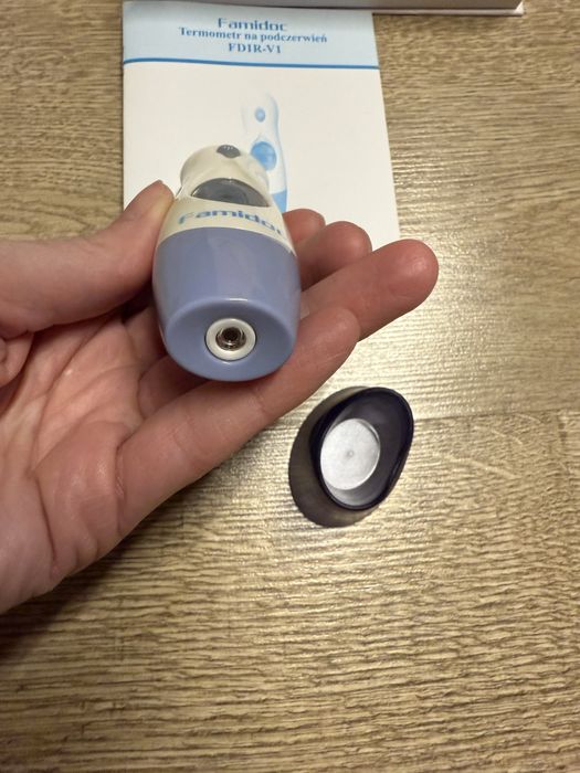 Termometr Famidoc medyczny, pomiar  1 sec, do ucha, czoła, pomieszczeń
