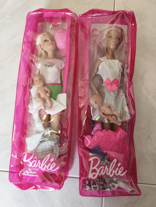 Casa da Barbie com bonecas e acessórios