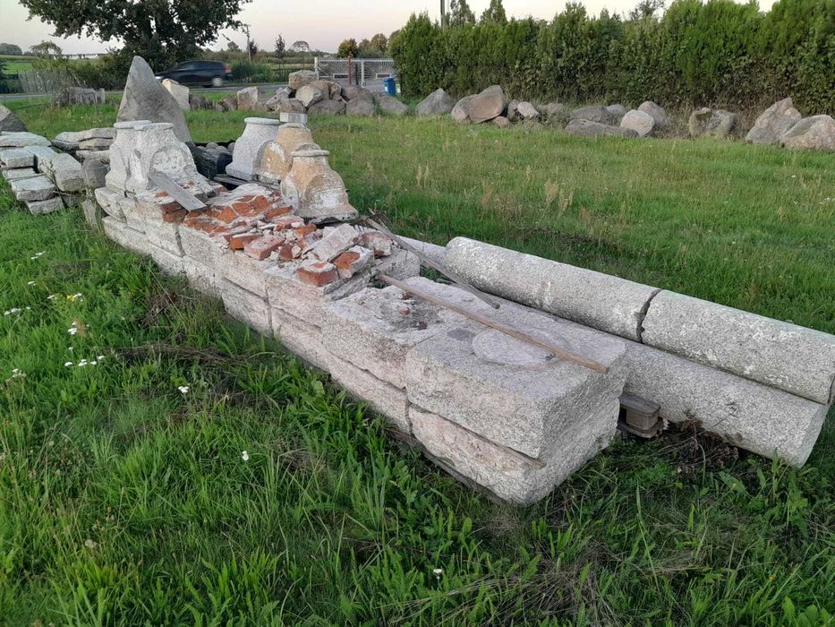 Kolumny granitowe zabytek  zestaw wieloelementowy. 5 kompletów