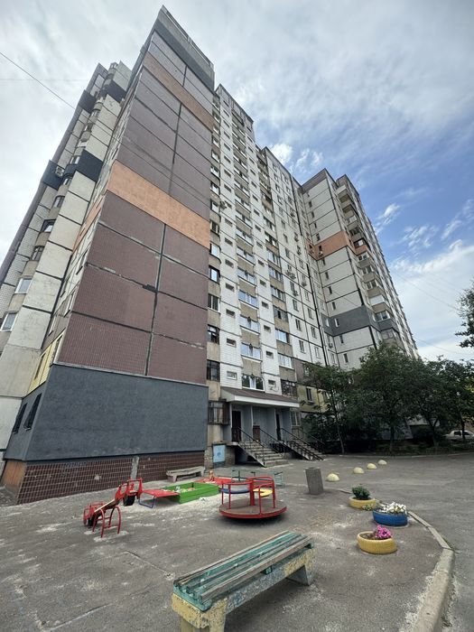 Продам Трехкомнатную квартиру на Первом Восточном.