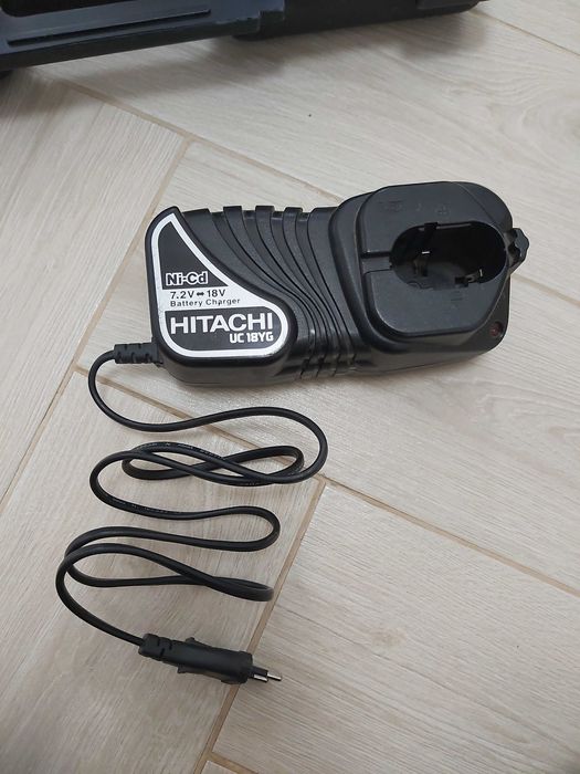 Продам дрель/шуруповерт HITACHI