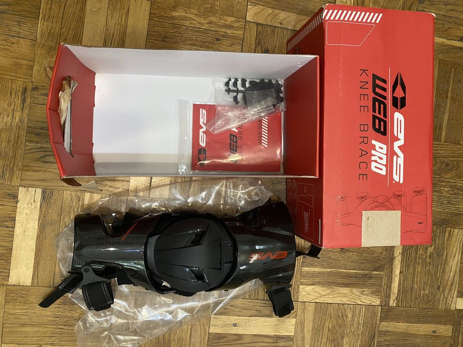 Продам наколенник EVS WEB PRO