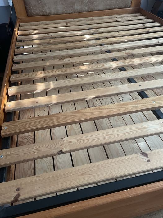 Кровать двухспальна деревянная  с подьемным механизмом и нишей