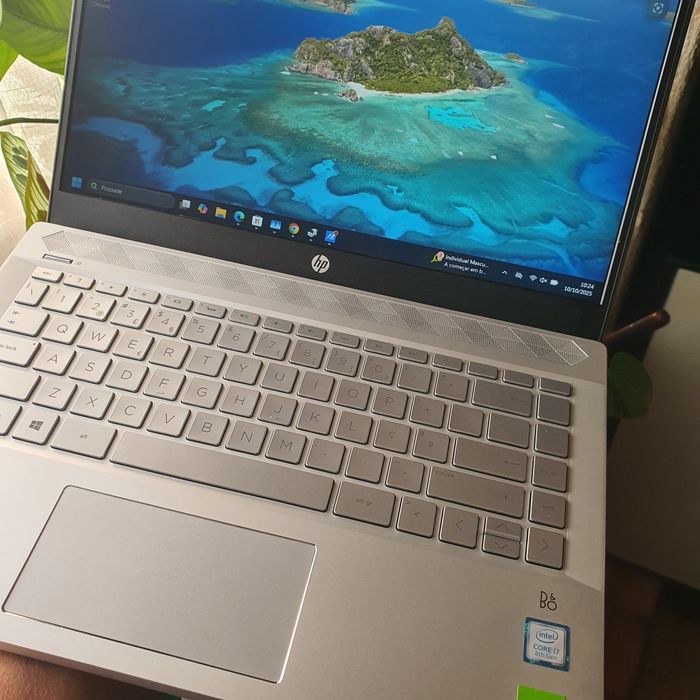 Portátil HP i7.    16 Gb ram 512 Gb ssd Nvidea 2Gb