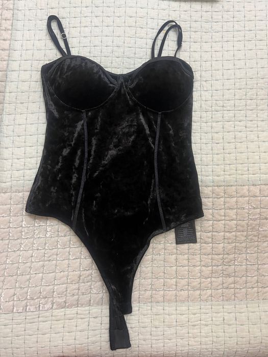 Боді  Guess чорний оксамитовий розмір XS