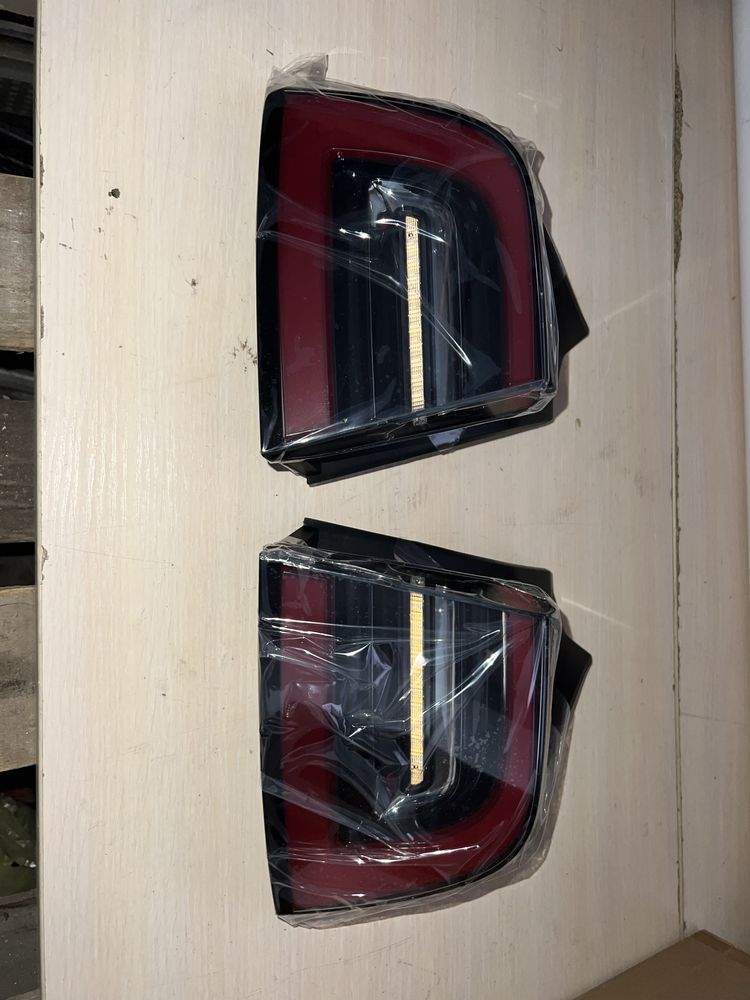 Ліхтарі задні на tesla model 3/Y ( EUR/USA) 3-4 pin