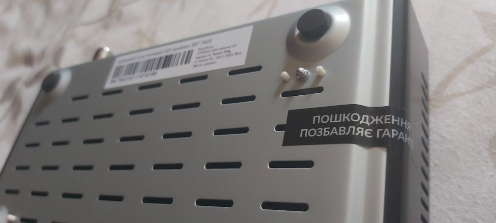 Продам тюнер VIASAT SRT 7602