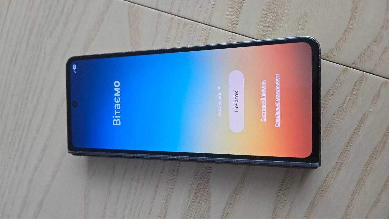 Продам офіційний Samsung Galaxy Fold 4
