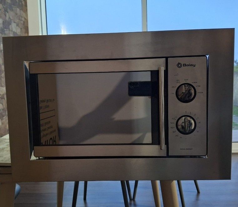 Microondas, forno e placa de indução encastre – 300€ (conjunto)