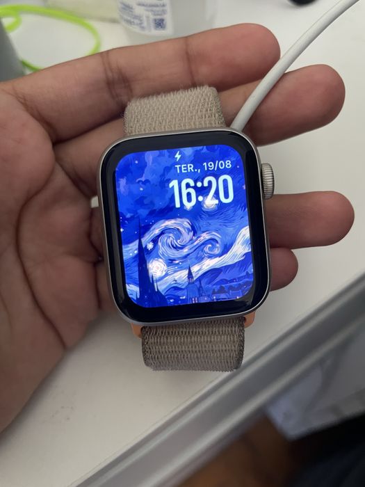 Apple Watch Se bem conservado