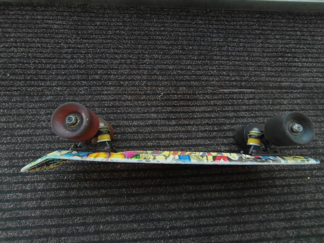 Penny board FISZKA deskorolka dla dzieci 56cm GRAFFITI