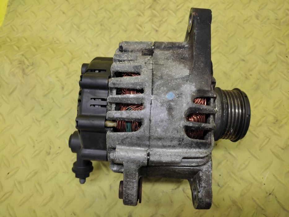 hyundai i30 i 1.6 crdi alternator 373002a500