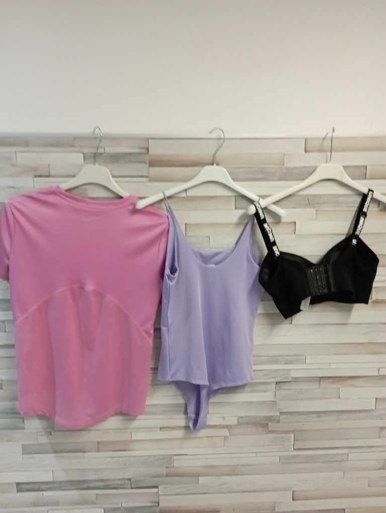 T-shirt Nike, body i biustonosz gratis. Cena za wszystko