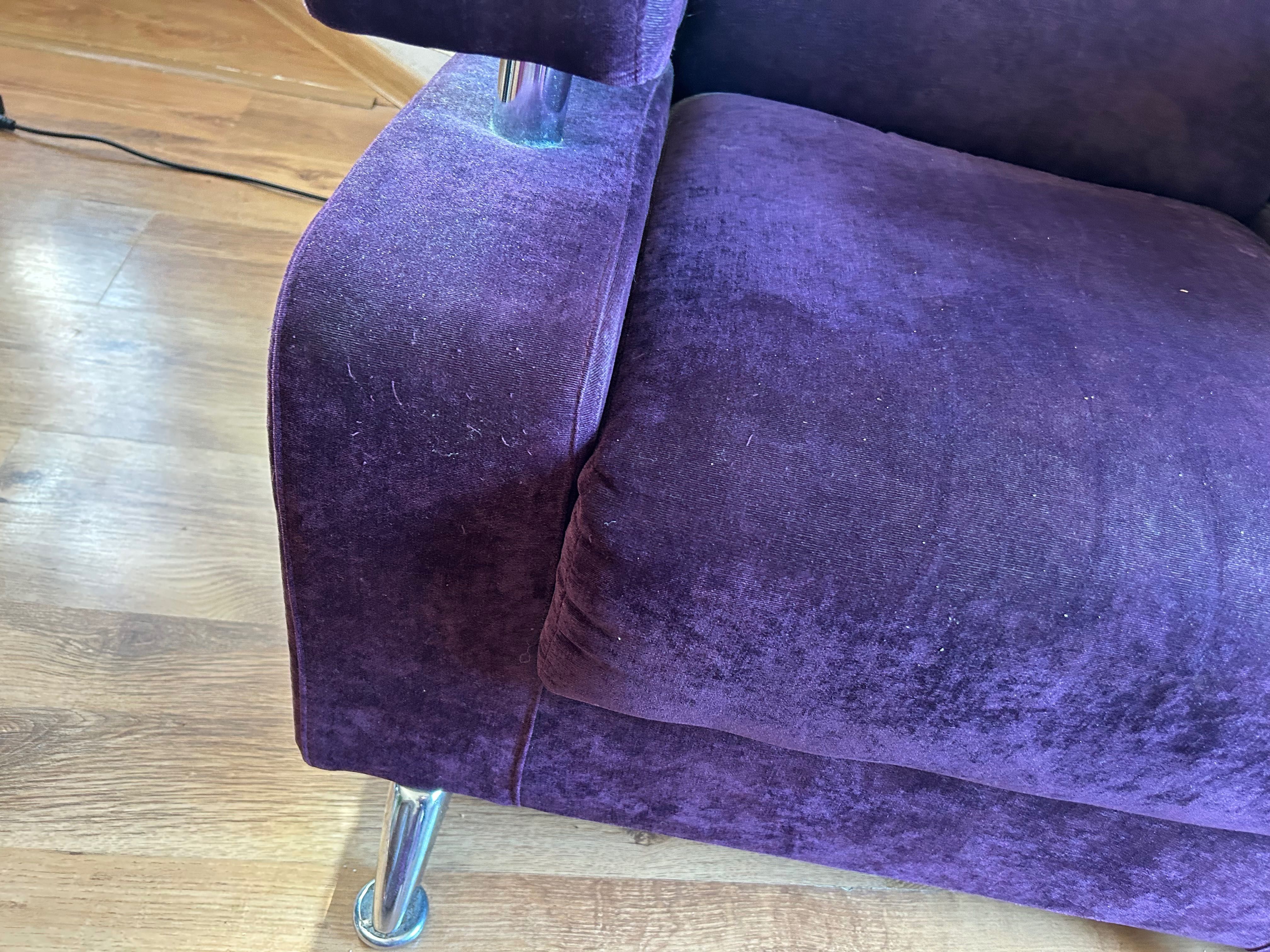 Używane fioletowe fotele