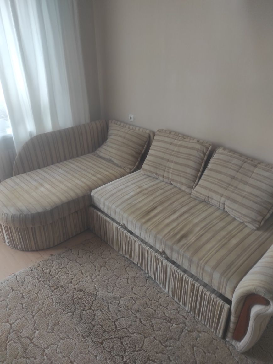 Продам диван б/у в хорошем состояни