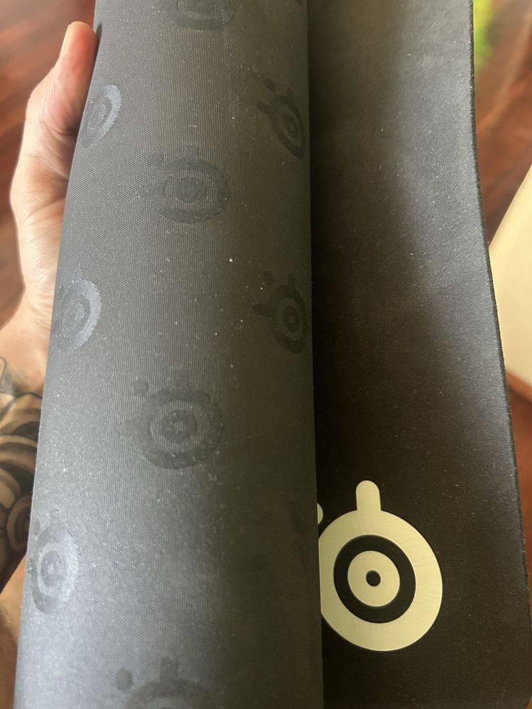 Rato Glorious model O e tapete steelseries heavy xxl
