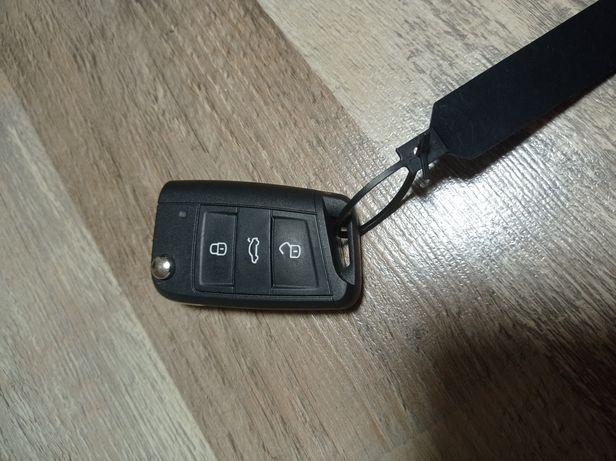 Оригінальний ключ для Skoda A7 Шкода А7 VW Golf 7 Seat Leon