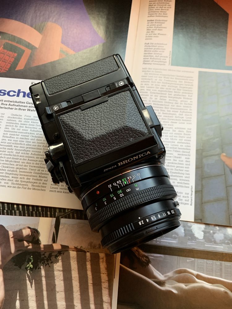 Bronica ETRSi з обʼєктивом Zenzanon-PE 75mm f2.8 стан нової