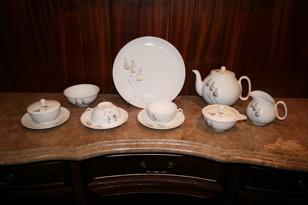 Serviço chá VISTA ALEGRE 12 chávenas + 7 peças (19 peças)