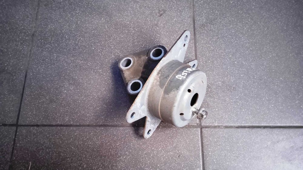 Poduszka silnika Opel Astra H GTC 1.6