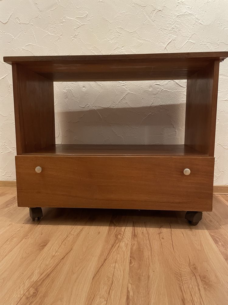 Komoda retro antyk.4kółka+szafka  . Stan bardzo dobry