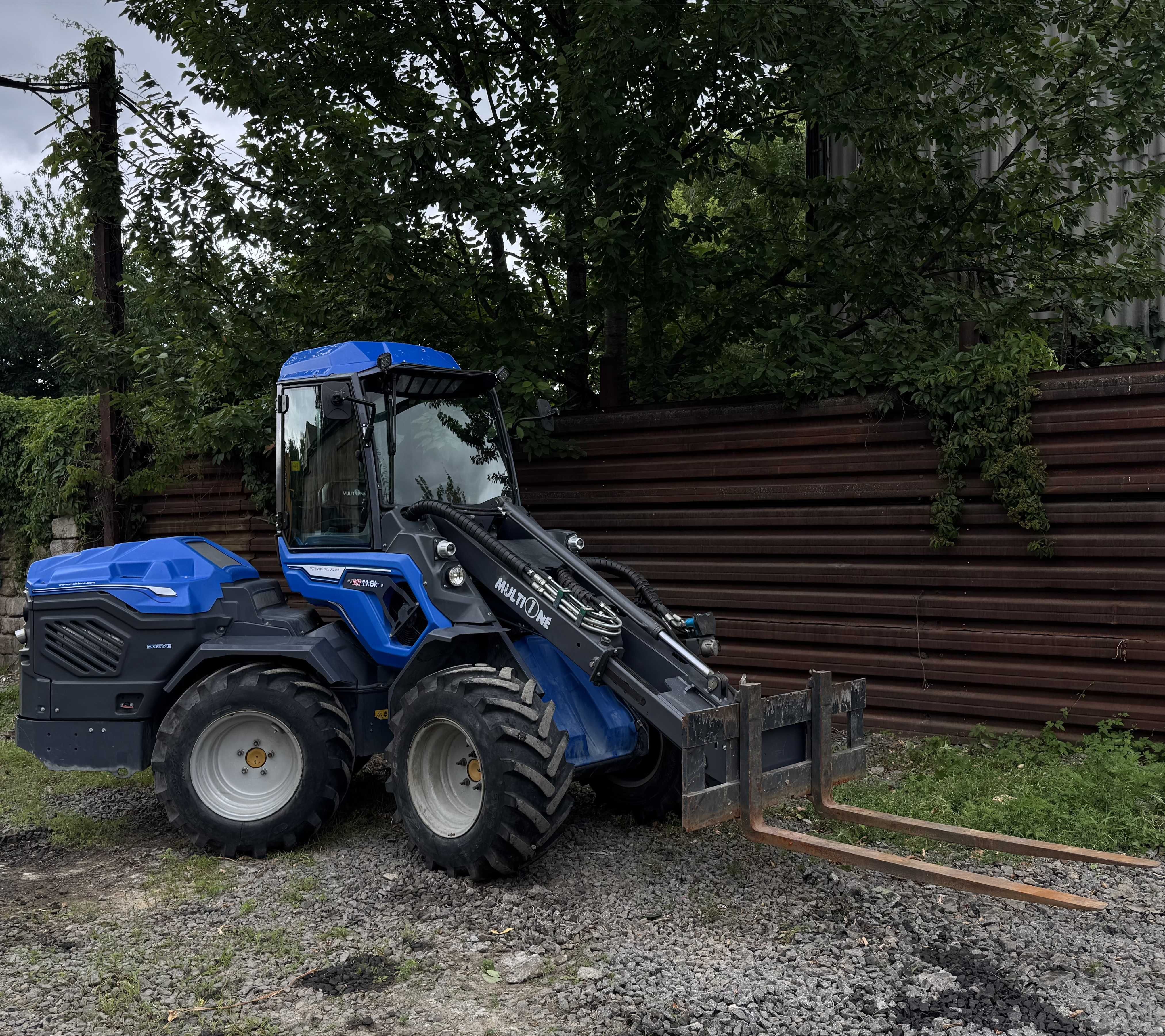Оренда міні-навантажувача MultiOne 11.6K / аналог AVANT / BOBCAT