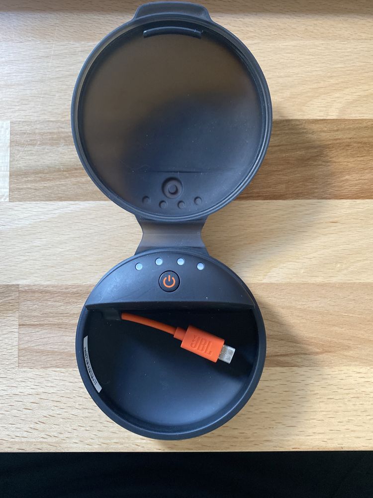 Powerbank Etui na słuchawki JBL Charging Case