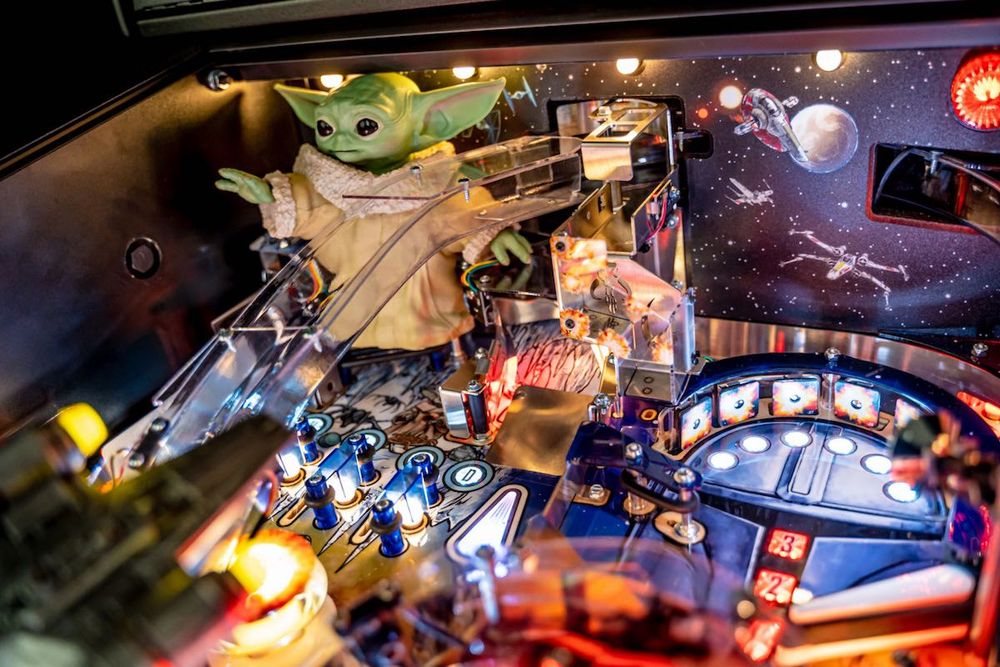 Flipper Fliper Pinball Mandalorian PRO Stern - NOWY