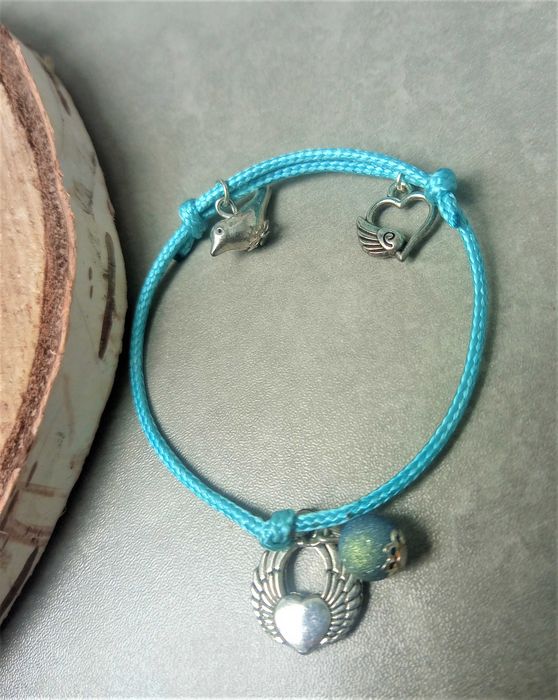 Bransoletka turkusowa z zawieszkami ptak i serce prezent