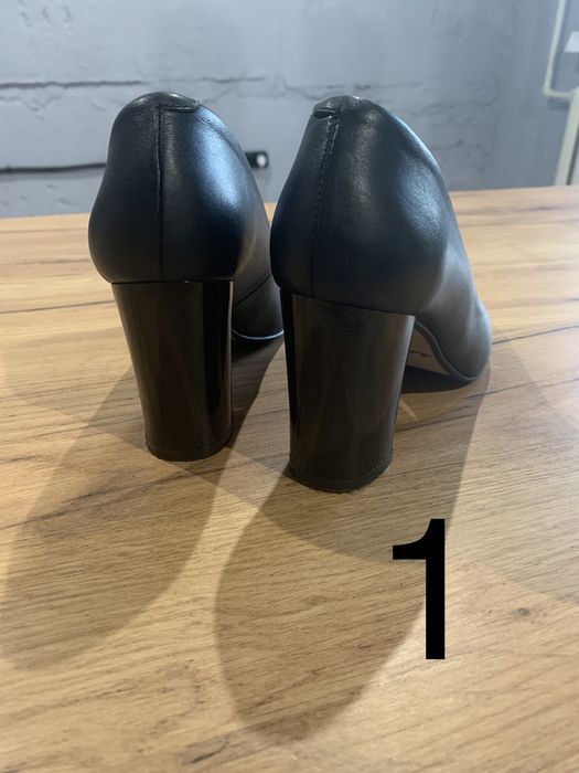 1. Туфли черные