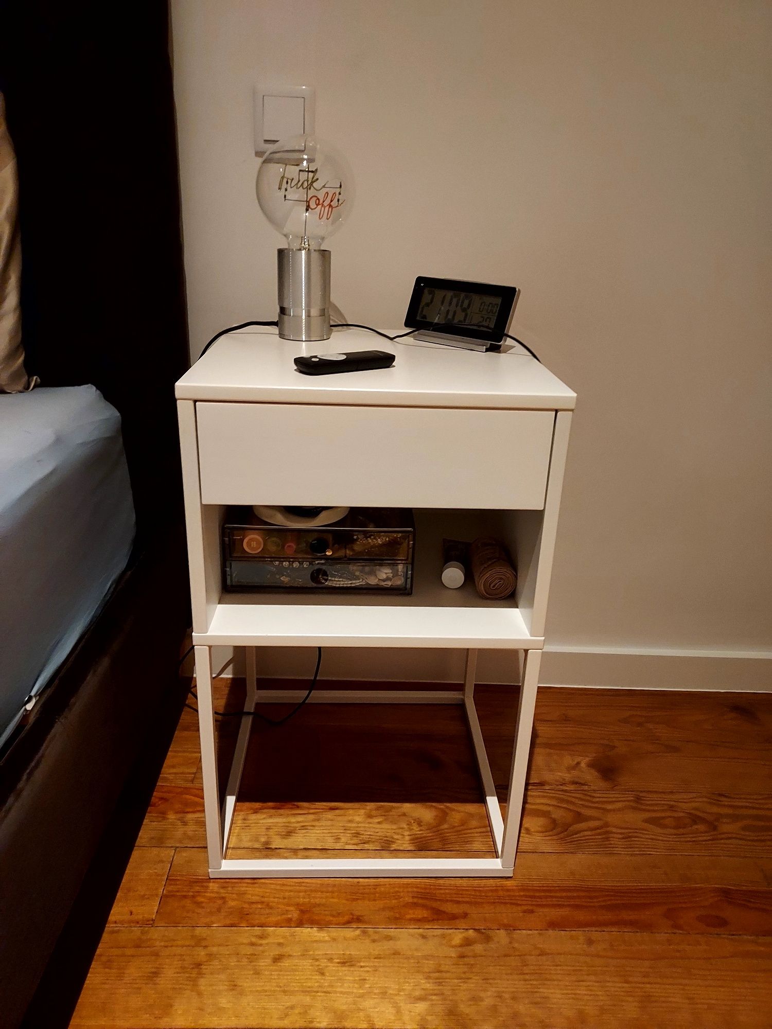 Conjunto de mesas de cabeceira IKEA