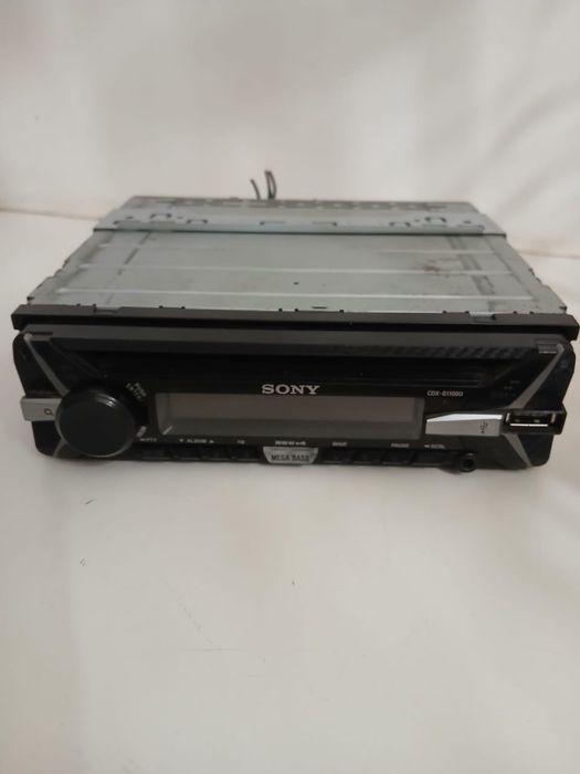 Магнитофон sony в хорошем состоянии