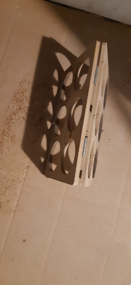 Stojaki na butelki 4 szt.na 21 butelek