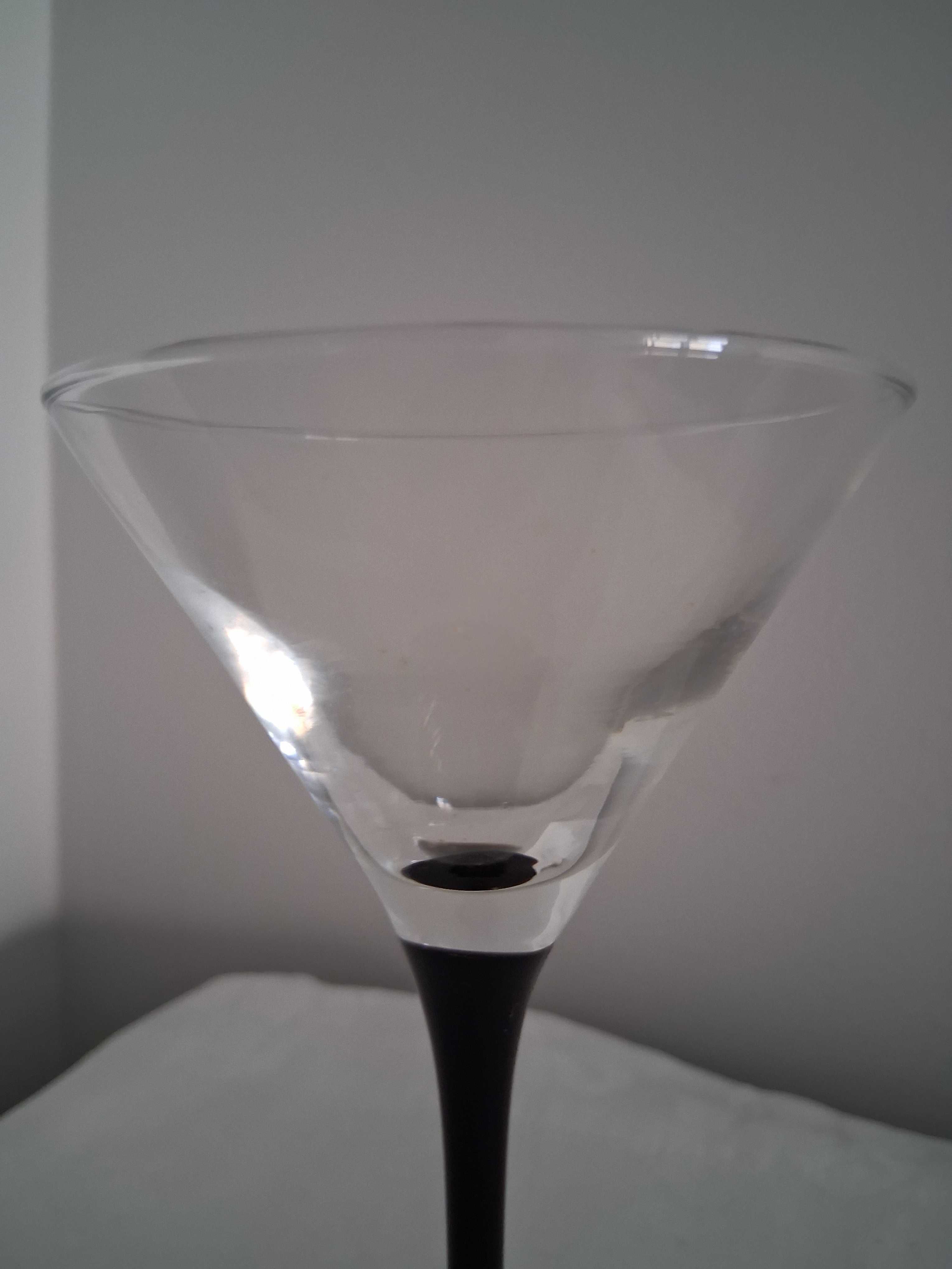 Copo de cocktail, com base e pé preto - Luminarc, França (Portes incl)