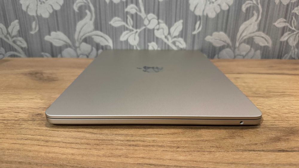  MacBook Air 13 2022 M2 16GB RAM 256GB SSD Starlight АКБ 100%