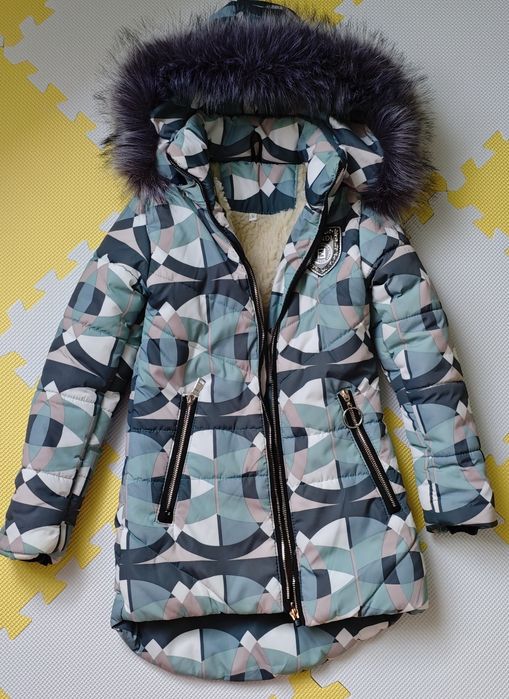 Курточка на дівчинку