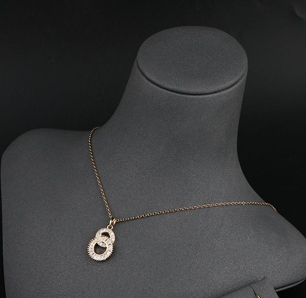 Подарую підвіску біжутерія