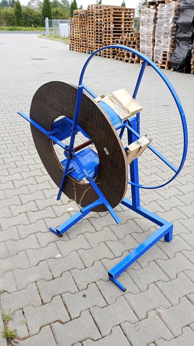 Stojak obrotowy do bębna kablowego / rozwijak