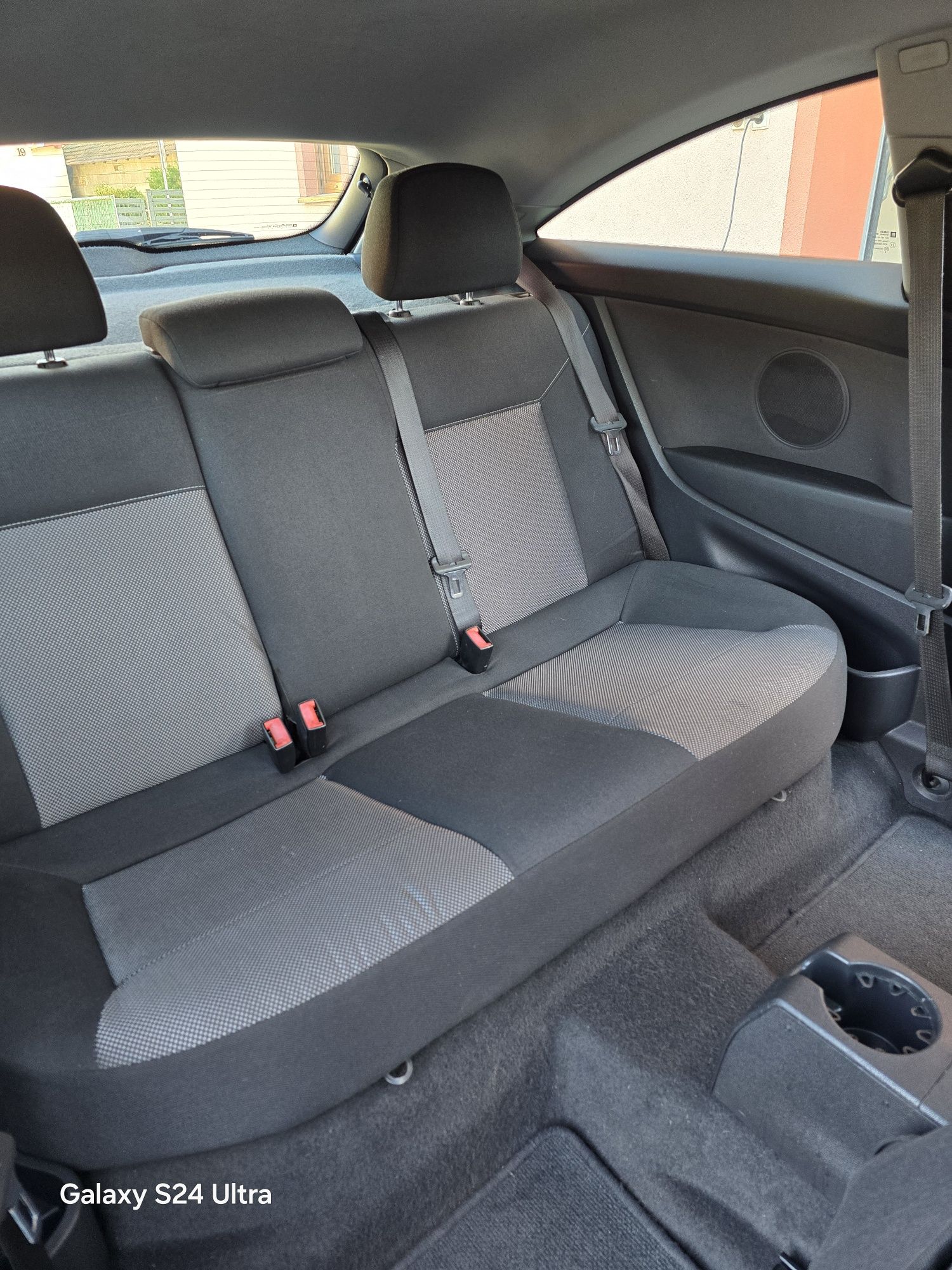 OPEL ASTRA GTC H 1.4 benzyna *Klima * 90 KM