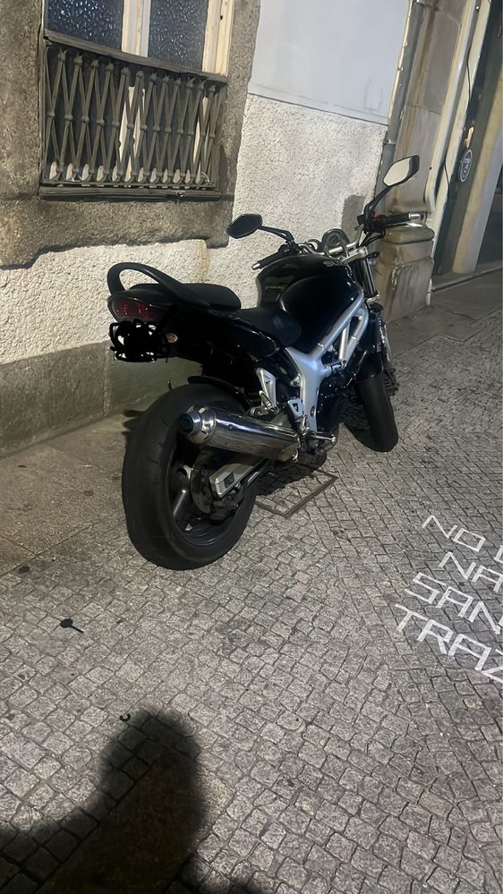Suzuki sv650 preta