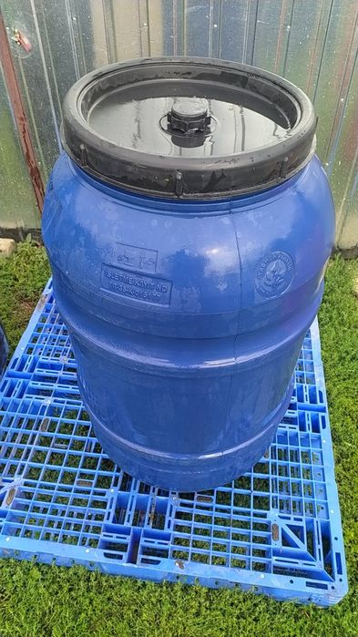 Beczki plastikowe 220 l