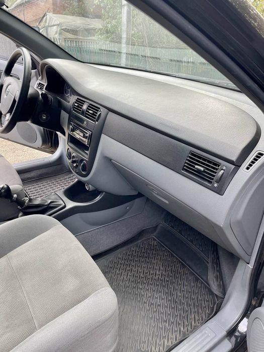 Chevrolet lacetti 2012 рік.в рідній фарбі.